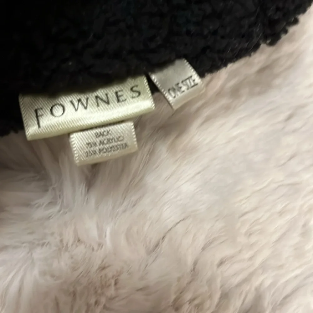 Fownes black gray